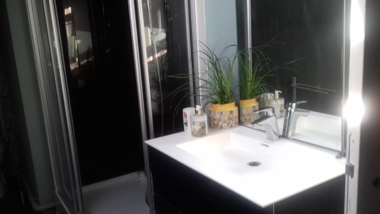 Chambre Dans Maison Privee Awoingt Екстериор снимка